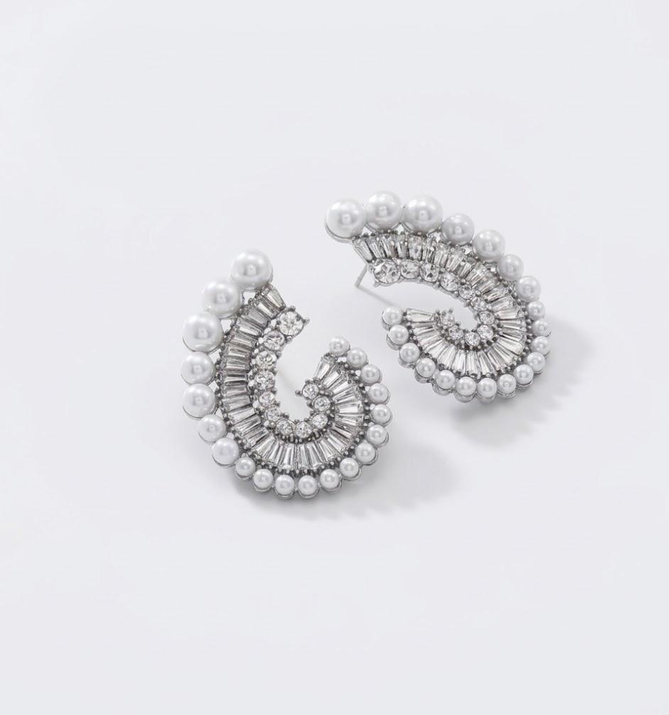 Celeste Curve Hoops
